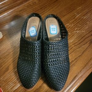 Time and Tru Black Woven Women's Shoes